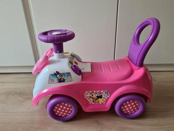 Loopwagen auto Minny Mouse duwauto met licht en geluid beschikbaar voor biedingen