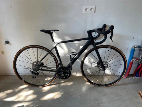 Te koop: Canyon Ultimate CF SL 7 Disc  (Stealth), Fietsen en Brommers, Fietsen | Racefietsen, Zo goed als nieuw, Ophalen