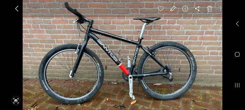 LENTE-ACTIE: ** SANTOS - XT ** 50% KORTING ** SOLDEN **, Fietsen en Brommers, Fietsen | Mountainbikes en ATB, Zo goed als nieuw