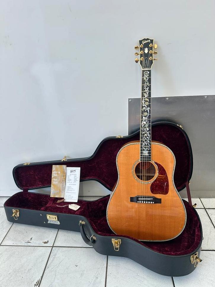 Gibson J45 Vine Koa collectors item zeer zeldzaam, Muziek en Instrumenten, Snaarinstrumenten | Gitaren | Akoestisch, Zo goed als nieuw
