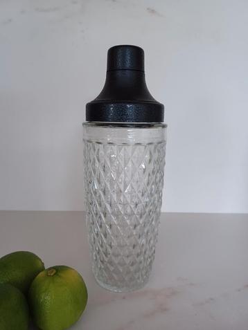 Nestlé vintage cocktail shaker beschikbaar voor biedingen