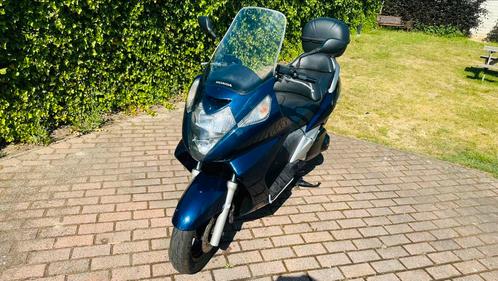 Honda Silverwing 600 (2001) – Krachtig en comfortabel, Motoren, Motoren | Honda, Particulier, Scooter, meer dan 35 kW, 2 cilinders