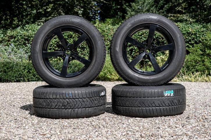 Porsche Macan velgen 18" met Pirelli winterbanden, Auto-onderdelen, Banden en Velgen, Velg(en), Winterbanden, 18 inch, 255 mm