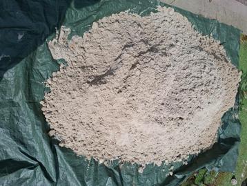 Witte zand / zandbak / klinkerzand beschikbaar voor biedingen