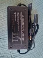 Hoverboard oplader. 3 pins. 2 stuks. 42v 2A, Ophalen of Verzenden, Nieuw