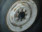 1 band met Dodge W200 velg en bestelwagen