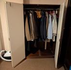 Garderobe kast (Lundia), Ophalen