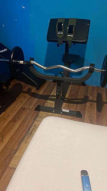 Preacher curl bank beschikbaar voor biedingen