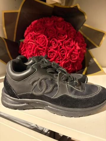 CHANEL Tennis Sneakers beschikbaar voor biedingen
