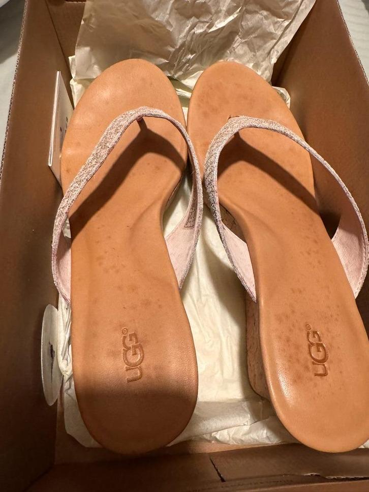 Dames Schoenen - Merk UGG - maat 41, Kleding | Dames, Schoenen, Zo goed als nieuw, Slippers, Beige, Ophalen
