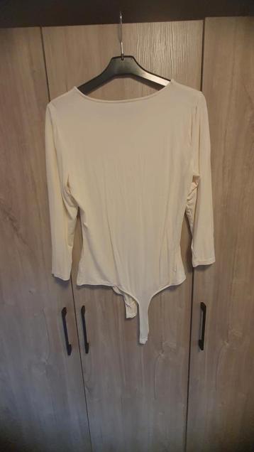 Kleding - Tshirt met pitsers - maat L  beschikbaar voor biedingen