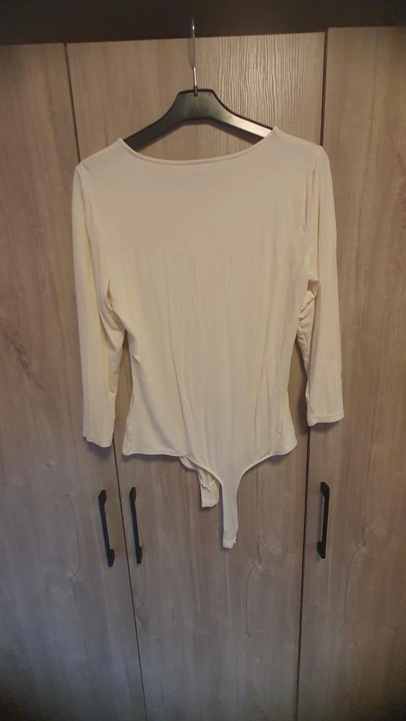 Kleding - Tshirt met pitsers - maat L, Kleding | Dames, Blouses en Tunieken, Zo goed als nieuw, Maat 42/44 (L), Wit, Ophalen of Verzenden