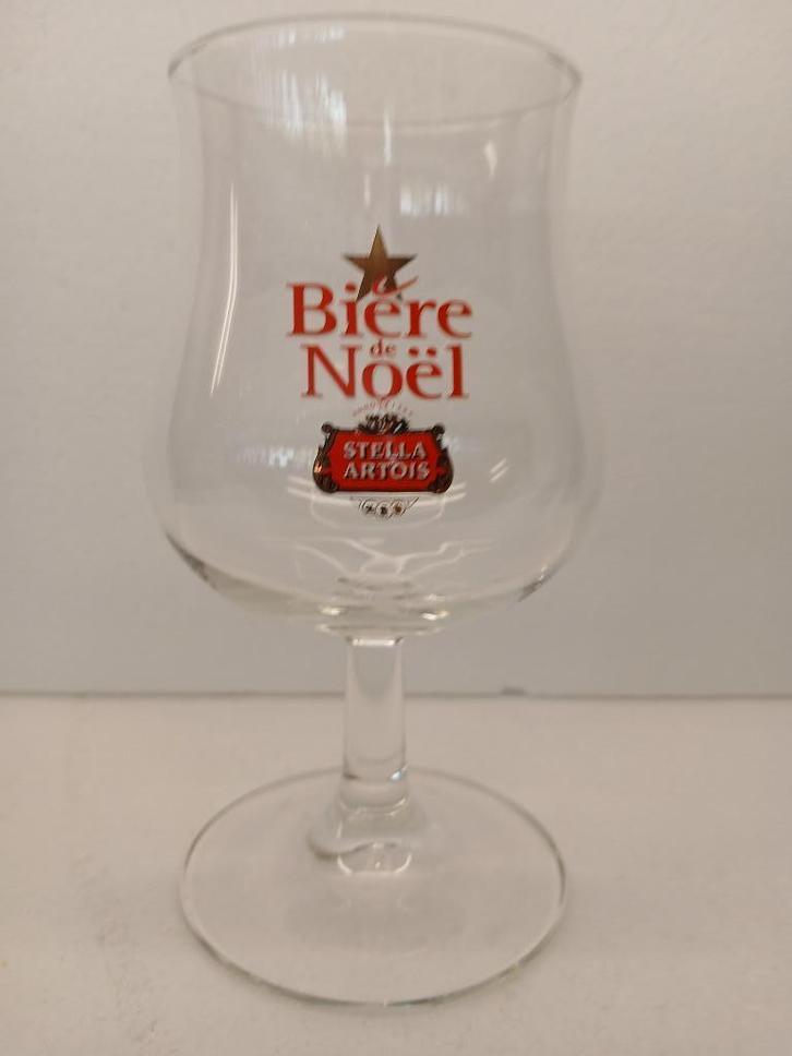 Mooi STELLA ARTOIS CHRISTMAS BEER staand glas in zeer b, Verzamelen, Biermerken, Zo goed als nieuw, Glas of Glazen, Stella Artois