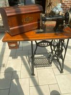 Oude VESTA naaimachine in zeer goede staat met onderdelen, Antiquités & Art, Antiquités | Machines à coudre, Enlèvement