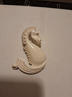 Vintage zeepaardjes broche van hars, Overige materialen, Gebruikt, Wit, Ophalen of Verzenden