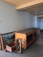Antieke toonbank + weegschaal + antieke naaimachine (Pfaff), Ophalen