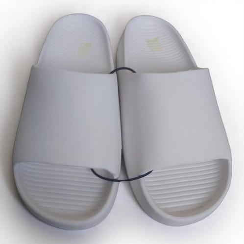 Heren slippers effen wit 40, Kleding | Heren, Schoenen, Nieuw, Slippers, Wit, Verzenden