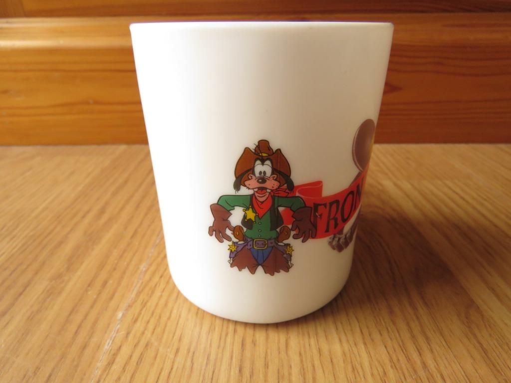 mug tasse Frontierland Dingo de Disney en arcopal, Ophalen of Verzenden, Zo goed als nieuw, Kop(pen) en/of Schotel(s)
