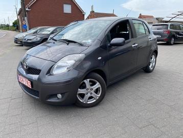 Toyota Yaris 1,3 VVTI benzine  beschikbaar voor biedingen