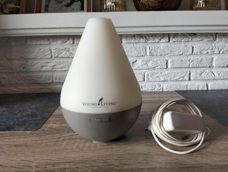 Geurdiffuser aromadiffuser young living met lichtfunctie, Elektronische apparatuur, Luchtbehandelingsapparatuur, Zo goed als nieuw