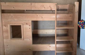 Houten stapelbed beschikbaar voor biedingen
