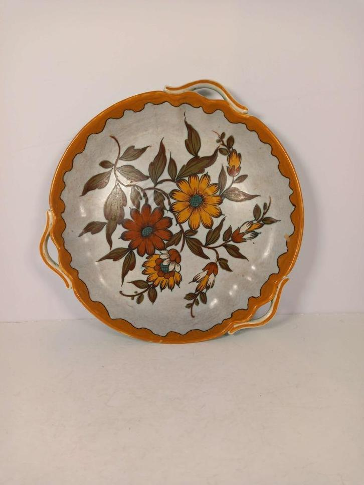 Plat avec 3 anses et joli décor de fleur de tournesols, Antiek en Kunst, Antiek | Keramiek en Aardewerk, Ophalen
