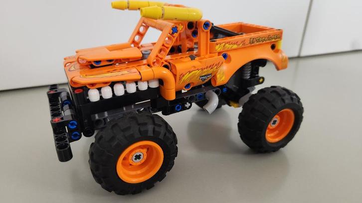 verschillende Lego Technic Monster Jam's, Kinderen en Baby's, Speelgoed | Duplo en Lego, Zo goed als nieuw, Lego, Complete set
