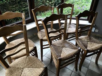 Stoelen beschikbaar voor biedingen