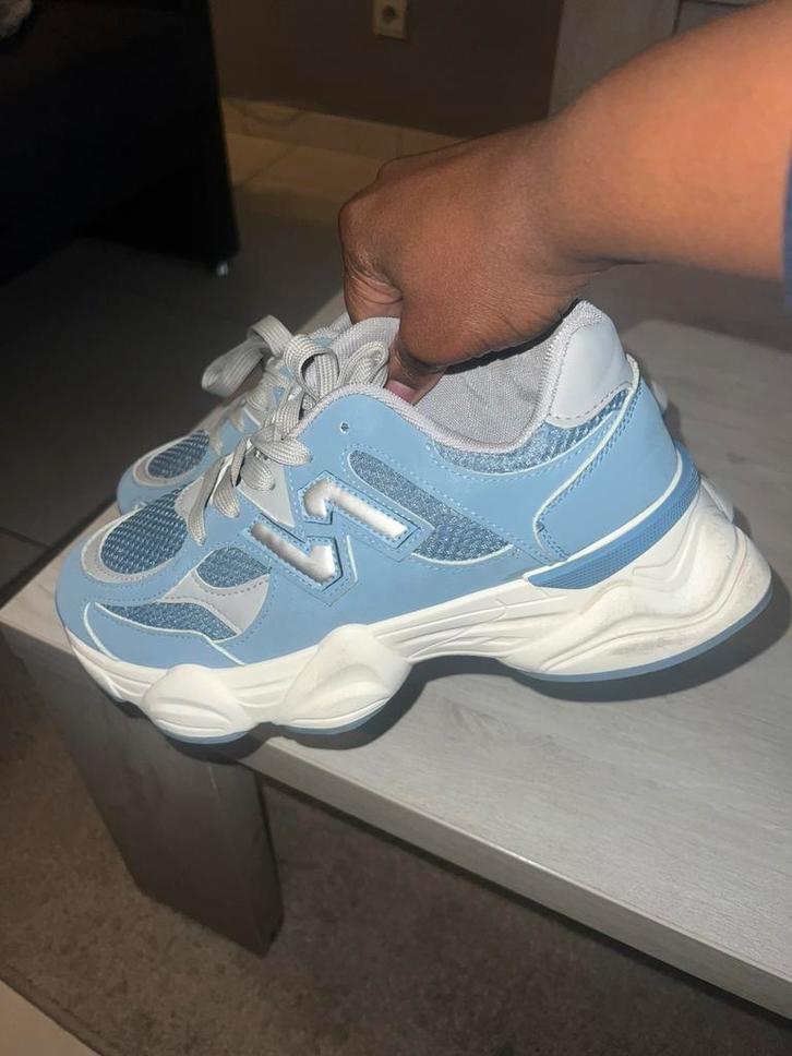 Sneakers maat 41 - afhalen in Aalst, Kleding | Dames, Schoenen, Sneakers, Ophalen