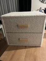 Nieuw wit nachtkastje te koop aan 30€. 35x30x48cm, Huis en Inrichting, Ophalen, Overige materialen, Minder dan 45 cm, Nieuw