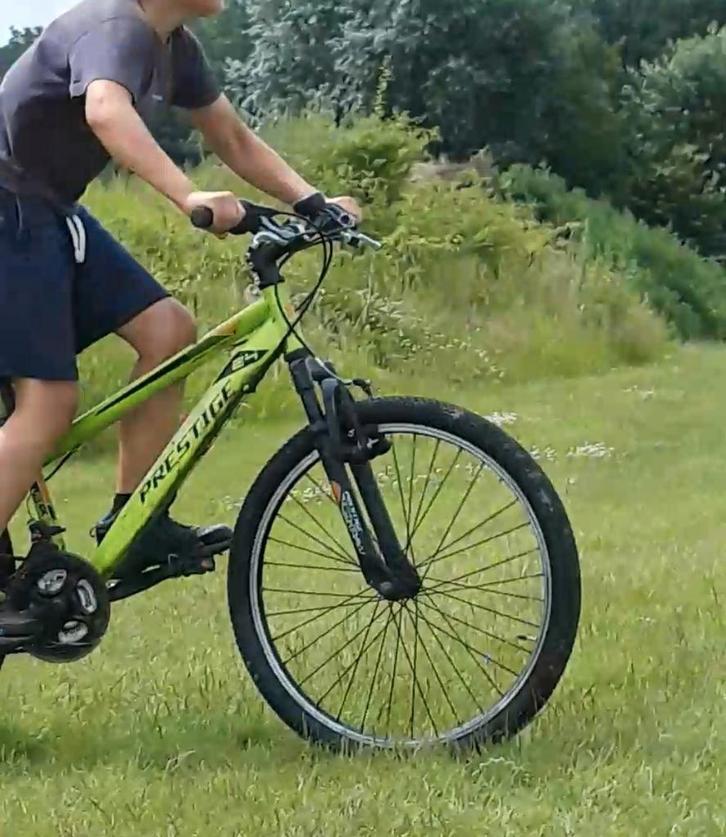 Jongens fiets/crossfiets leeftijd 13jr of lich.lengte 145cm, Fietsen en Brommers, Fietsen | Crossfietsen en BMX, Gebruikt, Voetsteunen