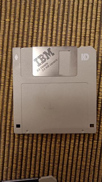 Disquettes IBM 1.44 MB 3.5 pouces HD