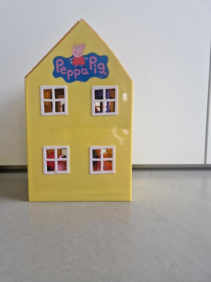 Peppa Pig speelhuis, Kinderen en Baby's, Speelgoed | Poppenhuizen, Zo goed als nieuw, Poppenhuis, Ophalen