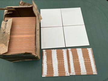 Muurtegels glanzend wit  15x15cm(40 stuks)👷🏻‍♂️👷🏻‍♂️ beschikbaar voor biedingen