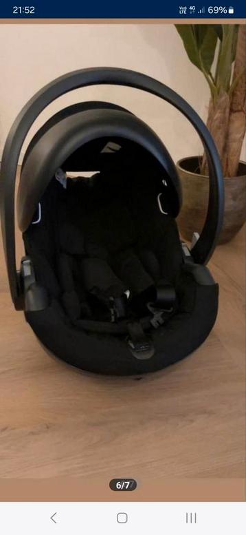 Maxi-cosi met adapter  beschikbaar voor biedingen