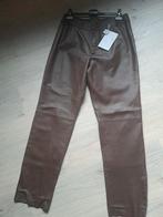 Pantalon en cuir véritable pour femme, taille 48 (152), Taille 46/48 (XL) ou plus grande, Enlèvement ou Envoi, Neuf