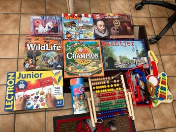 2 shoppers vol met spellen en speelgoed beschikbaar voor biedingen
