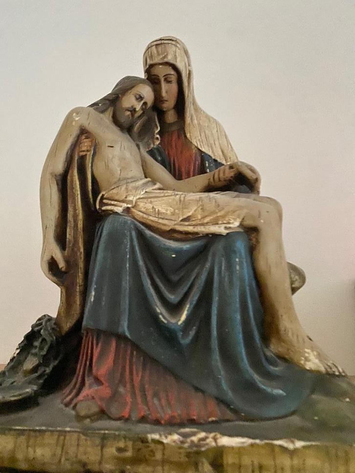 Beeld pieta jezus op schoot maria, Antiek en Kunst, Antiek | Religieuze voorwerpen, Ophalen