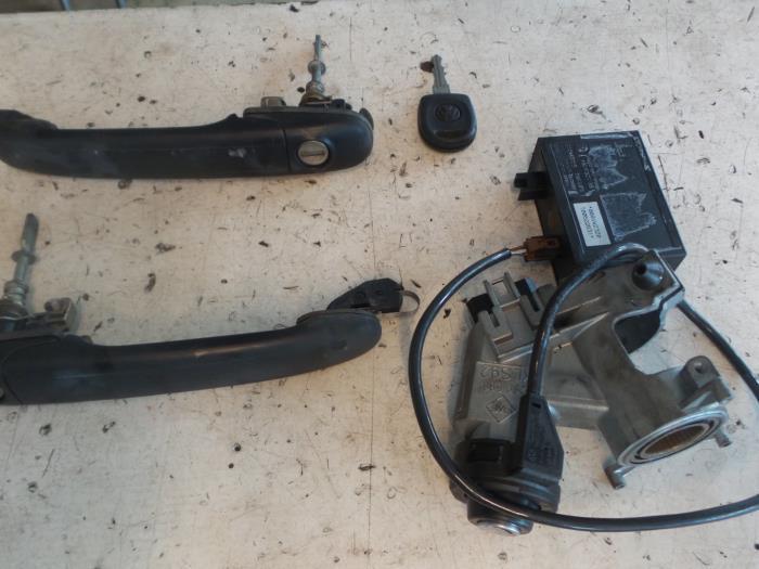Slotenset van een Volkswagen Polo, Auto-onderdelen, Carrosserie, Volkswagen, Gebruikt, 3 maanden garantie, Ophalen of Verzenden