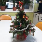 Klein versierd kerstboompje, Ophalen of Verzenden, Gebruikt