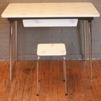 Hagelwitte Tafel Met Bloemenmotief / Jaren 60, Enlèvement