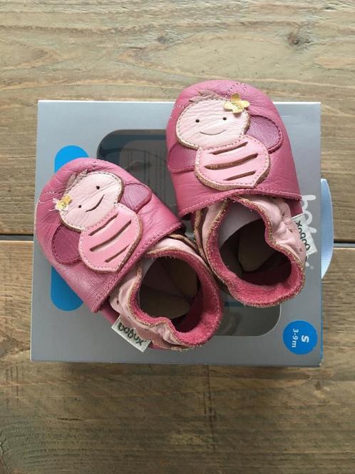 BOBUX, roze slofjes met bijtjes maat S (3-9 ma), Kinderen en Baby's, Babykleding | Schoentjes en Sokjes, Meisje, Slofjes, Ophalen of Verzenden