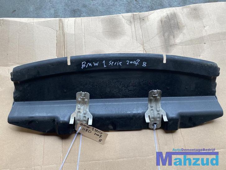 BMW 1 SERIE E81 E82 E87 radiateur beschermplaat 51757128502, Auto-onderdelen, Carrosserie, Bumper, BMW, Gebruikt, Ophalen of Verzenden