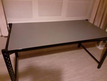 bureau beschikbaar voor biedingen