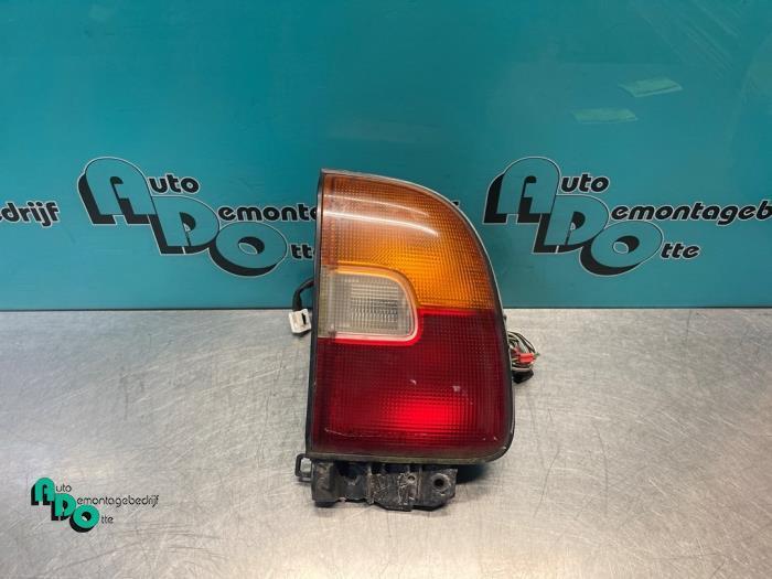Feu arrière droit d'un Toyota Funcruiser (Funcruiser 94-), Autos : Pièces & Accessoires, Éclairage, Toyota, Utilisé, 3 mois de garantie