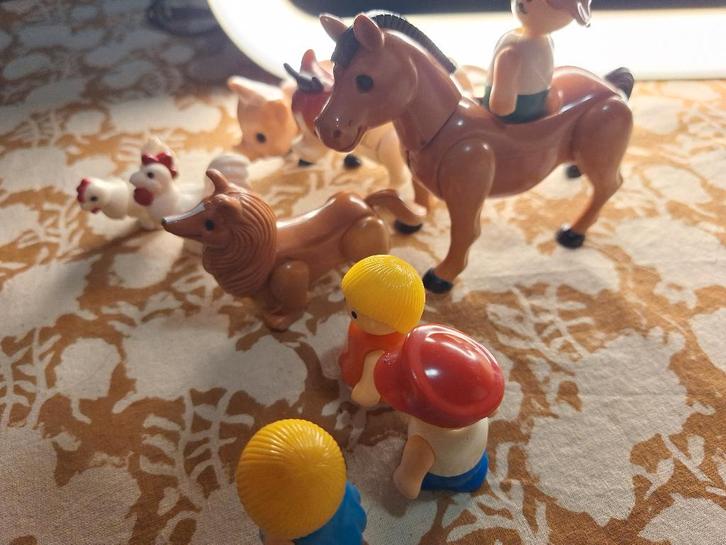 Beweeglijke Figuurtjes met omheining, Kinderen en Baby's, Speelgoed | Overig, Zo goed als nieuw, Jongen of Meisje, Ophalen