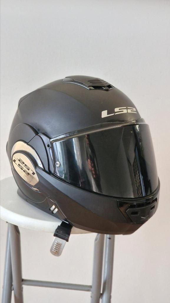 Ls2 Vaillant helm in zwarte editie, Motoren, Kleding | Motorhelmen, S
