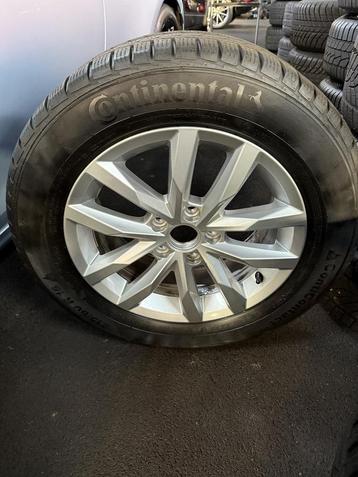Volkswagen Continental Winterbanden + velgen beschikbaar voor biedingen