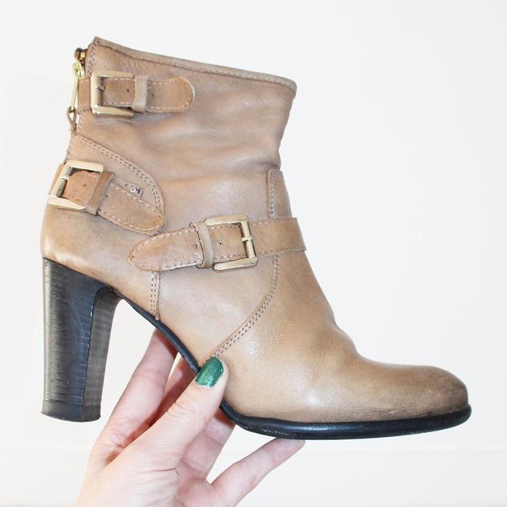 Belles bottes en cuir Nubikk -S9 (taille 41) €55, -, Vêtements | Femmes, Chaussures, Comme neuf, Boots et Botinnes, Brun, Envoi