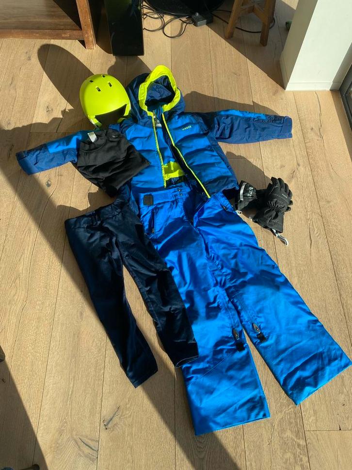 Vêtements de ski + sous-vêt thermiques, casque et gants 6ans, Vêtements | Hommes, Vêtements de sports d'hiver, Comme neuf, Pantalon